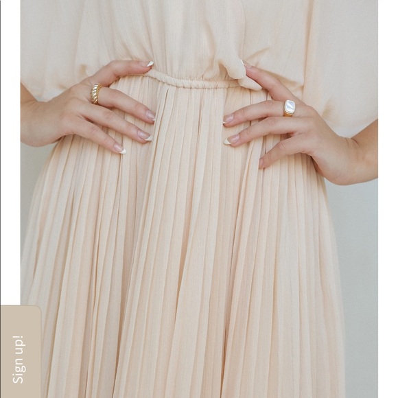 Champagne Pleated Dress- Tags Attached! Size Large - Picture 5 of 11